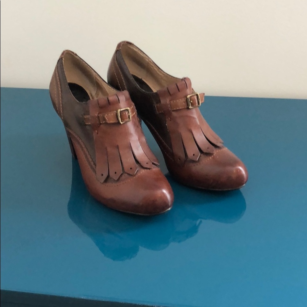Frye Miranda Kiltie Oxford Shoe
